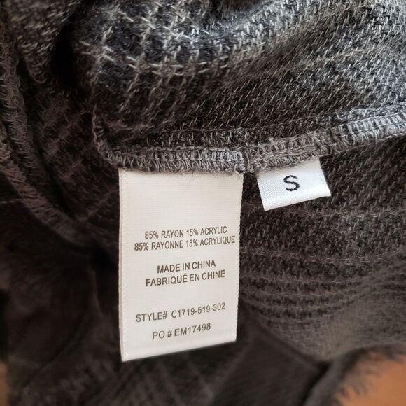 Anthropologie Cloth & Stone Plaid Top Frayed Hem - Picture 8 of 8